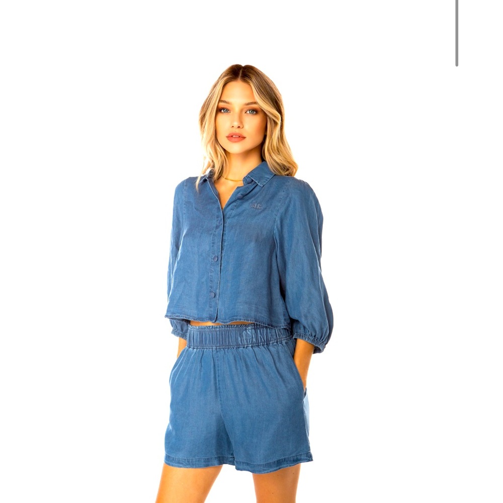 Chambray Ellie Blouse and Short Medium
EllandEmm's signature set
